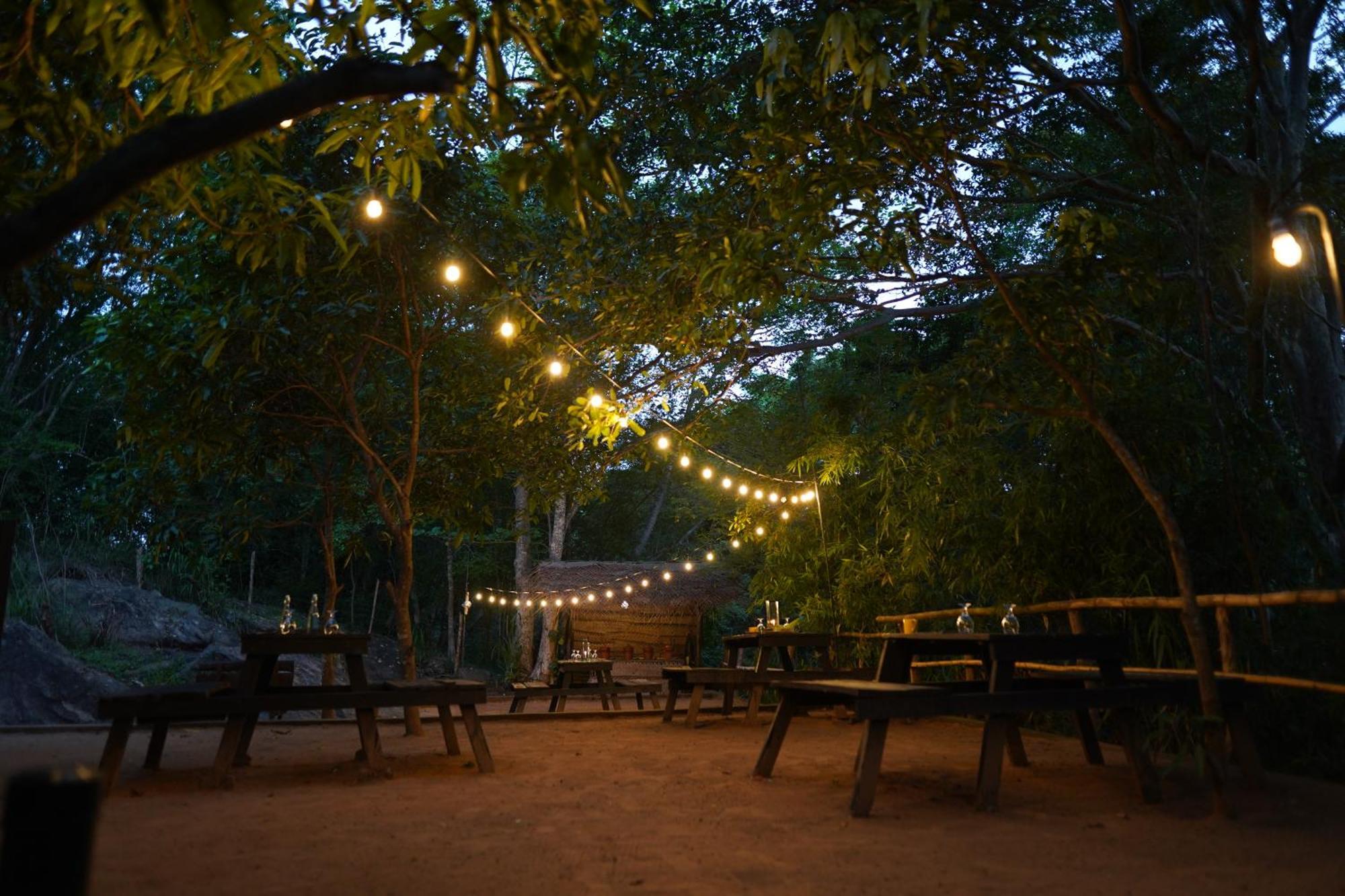 River Glamping By Gaga Bees Udawalawe Εξωτερικό φωτογραφία