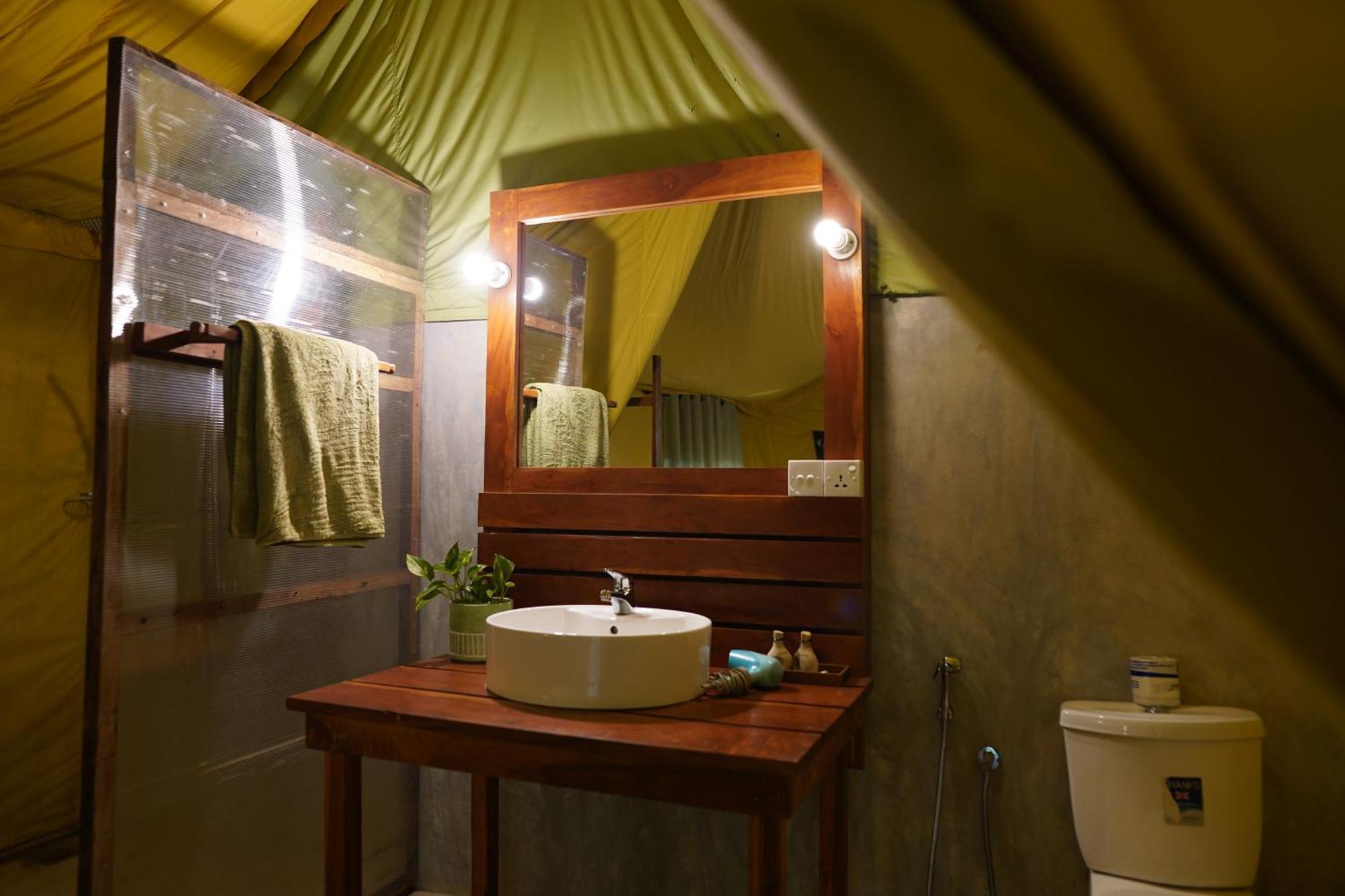 River Glamping By Gaga Bees Udawalawe Εξωτερικό φωτογραφία